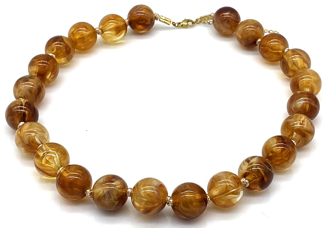 A-D11.1 N2582-017-9 Necklace with15mm Acrylic Beads 47-55cm Brown