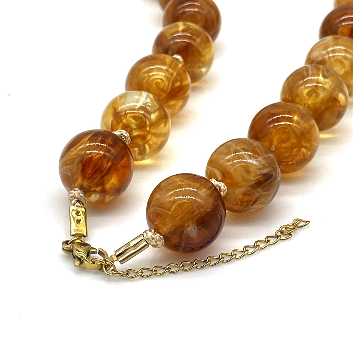 A-D11.1 N2582-017-9 Necklace with15mm Acrylic Beads 47-55cm Brown